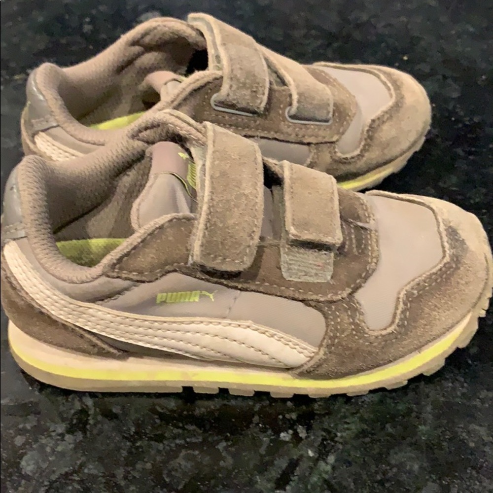 Puma tennis shoes